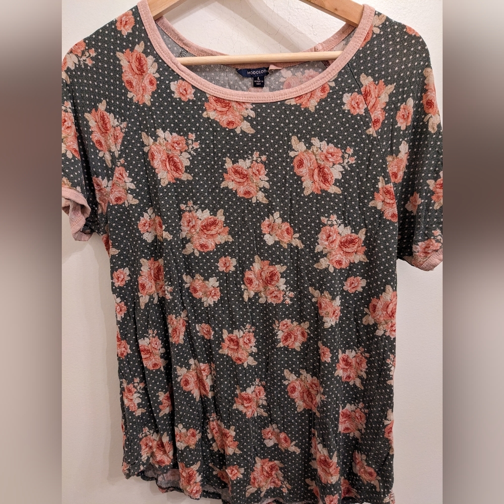 Floral Modcloth Tee Olive Green with Pink Flowers Large